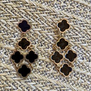 Black & Gold quatrefoil earrings!